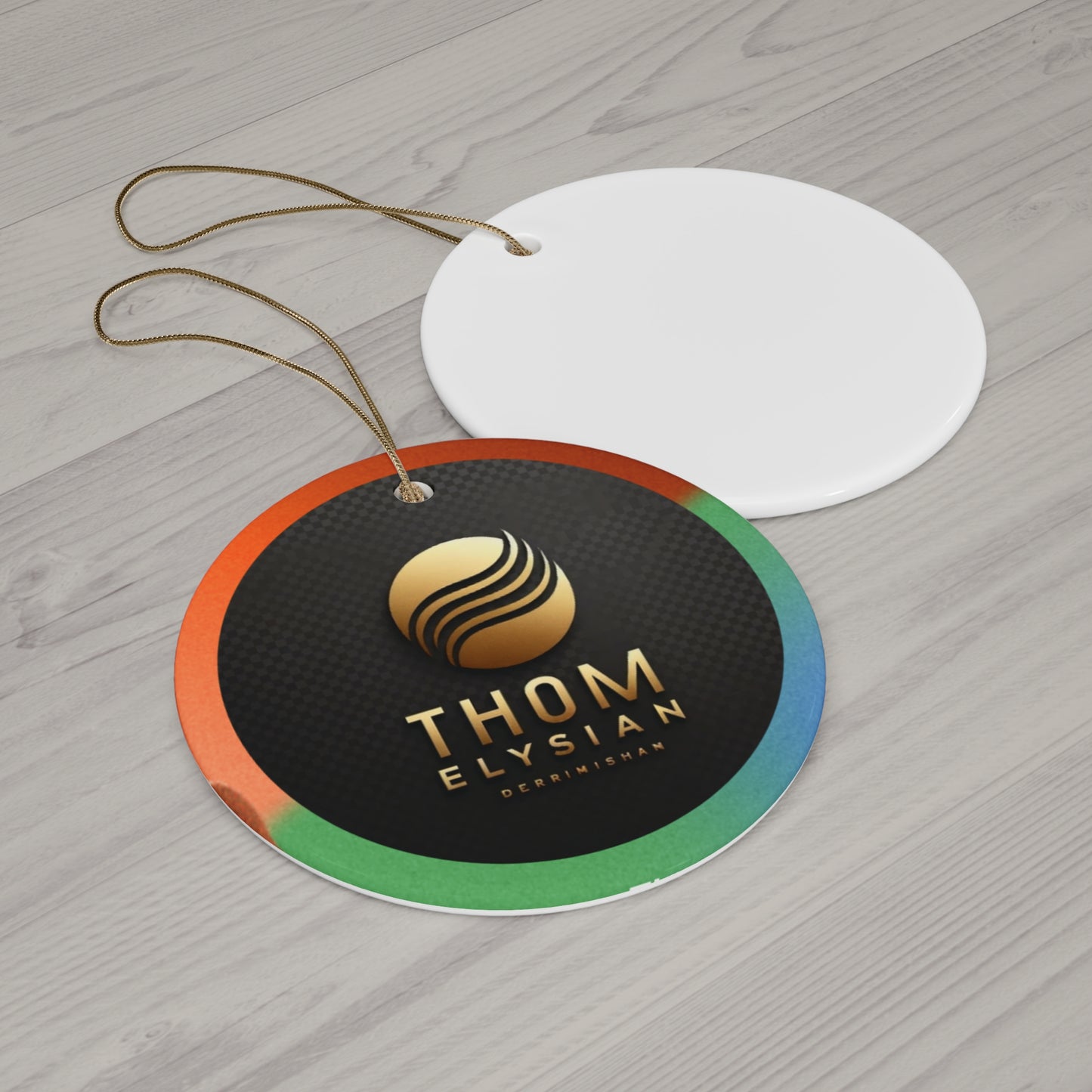Thom Elysian Weihnachtsschmuck – Keramik-Anhänger mit Logo